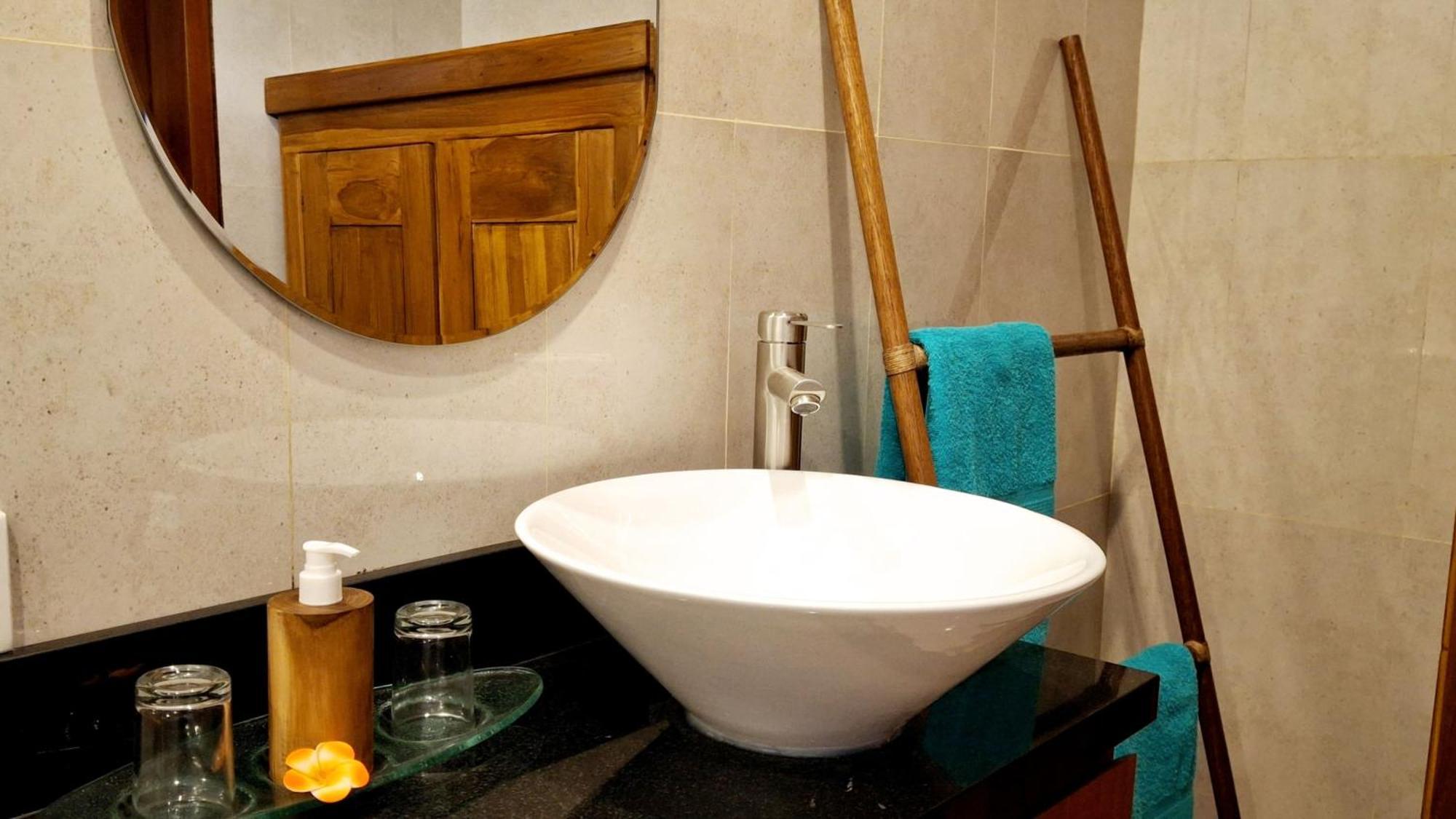 Kutus Bali Guesthouse Sanur Екстериор снимка